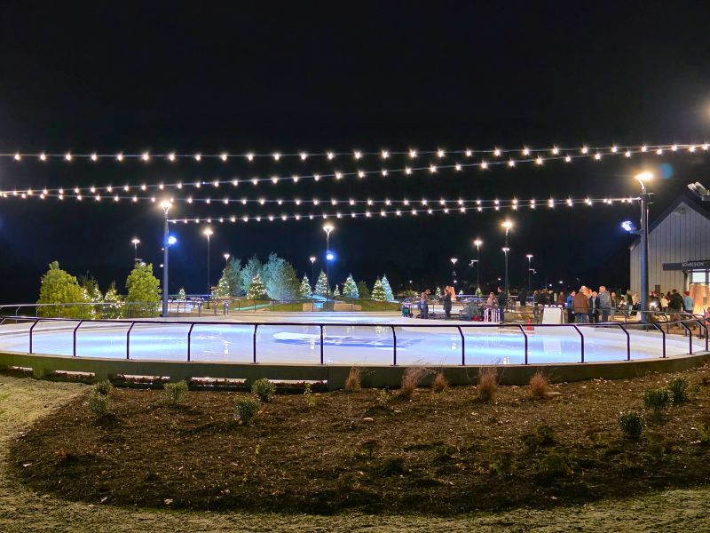Holland Ice Park, Ice Rink at Night Opening Weekend