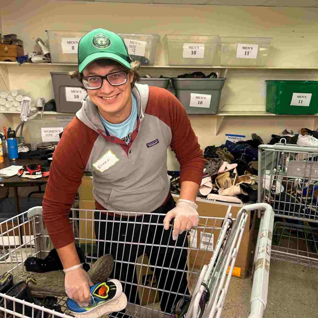 volunteer thrift store