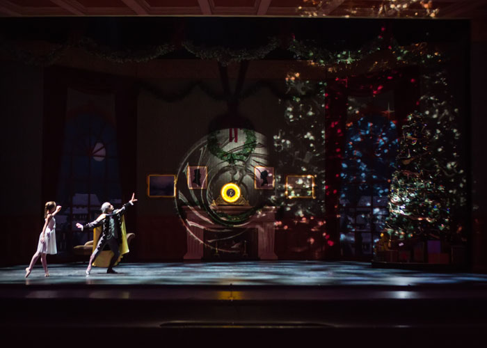 GR-Ballet-Nutcracker-Clara-and-Christmas-Tree